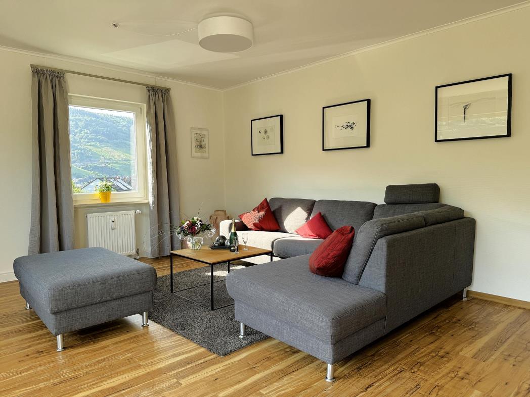 Sitzecke im Wohnzimmer - Mosel Urlaub in Ferienwohnung Mosel Fewo43, Marientaler Au 43, 56856 Zell (Mosel)